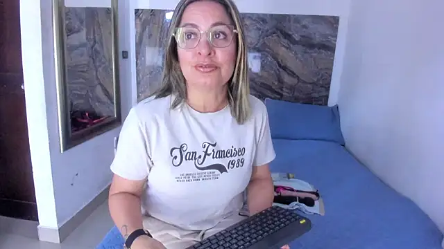 Agatha Pleasure online show from May 28, 2026, 11:49 am