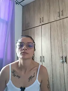 Coralinne   online show from July 3, 2026, 3:40 pm