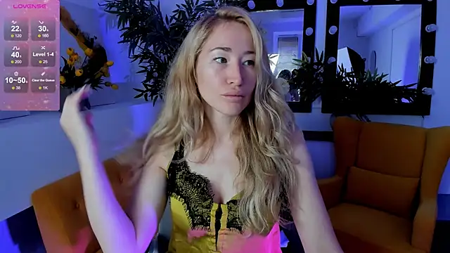 AstraMonroe online show from September 22, 2025, 4:18 am