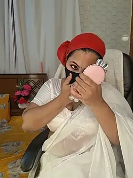Snapshot of Bristy- chatting on June 21, 2026, 6:57 pm Bristy- online show from June 21, 2026, 6:57 pm