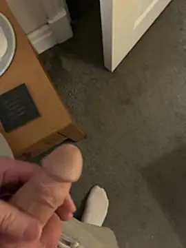 Snapshot of Woodchip chatting on April 1, 2026, 7:22 pm Woodchip online show from April 1, 2026, 7:22 pm