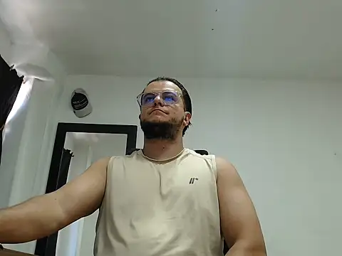 cloudsxxx online show from July 7, 2026, 4:43 pm