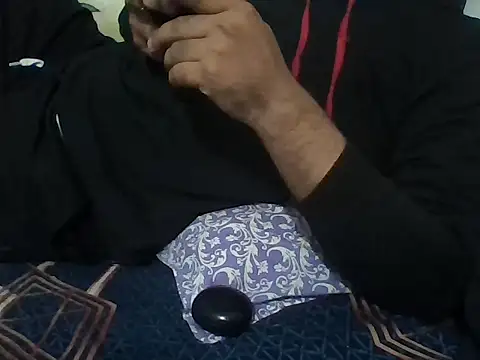 aarav 013 online show from April 24, 2026, 5:04 pm