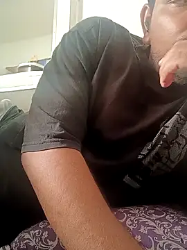 aarav 013 online show from April 21, 2026, 3:24 am