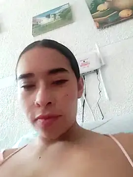 Valenn fernandez online show from April 21, 2026, 3:40 pm