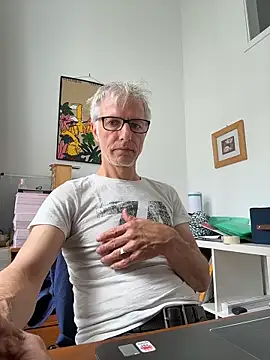 SexyLeon8 online show from June 9, 2026, 1:56 pm