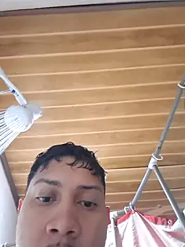 GRUESO-CURVO online show from July 10, 2026, 12:49 pm