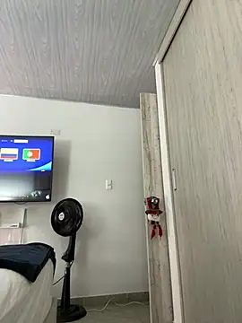 Bustykeyla online show from June 27, 2026, 11:44 pm