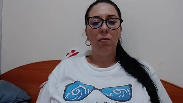jollene online show from June 8, 2026, 2:17 pm