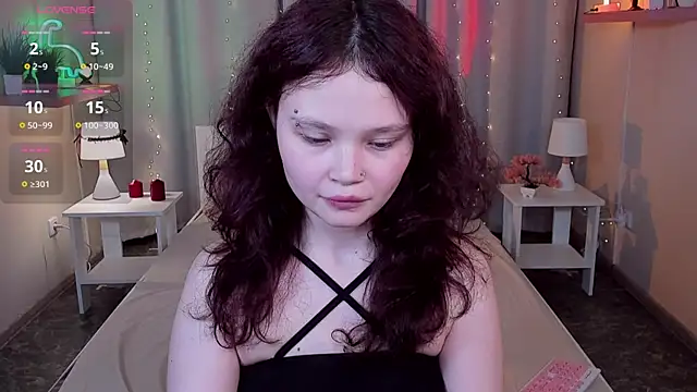 EmilyChaves online show from June 11, 2026, 10:12 am