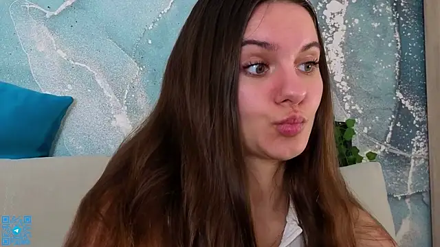 chloemilka online show from June 11, 2026, 6:38 pm