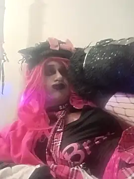 BambiBoo23 online show from June 18, 2026, 5:18 pm