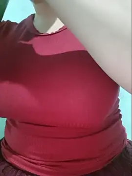 Snapshot of Shiny_Babe chatting on June 12, 2026, 2:20 am Shiny Babe online show from June 12, 2026, 2:20 am