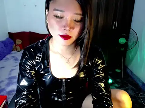 Snapshot of Urassiansweetcummer chatting on June 30, 2026, 2:11 am Urassiansweetcummer online show from June 30, 2026, 2:11 am