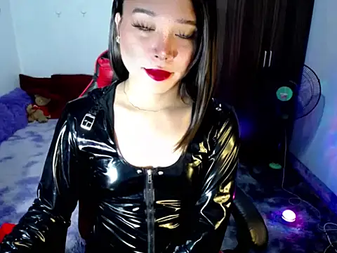 Snapshot of Urassiansweetcummer chatting on June 27, 2026, 4:07 am Urassiansweetcummer online show from June 27, 2026, 4:07 am