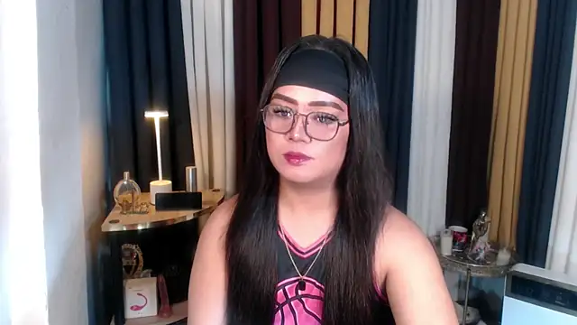 YourSweet-mich online show from June 15, 2026, 3:23 pm