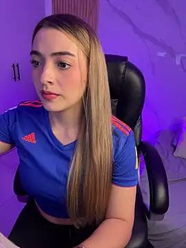 KYLIE JONES6 online show from June 24, 2026, 4:11 am