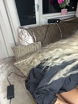 dutchbarbie online show from October 3, 2025, 7:37 pm