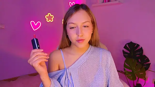 CindySparkl online show from June 19, 2026, 4:18 am