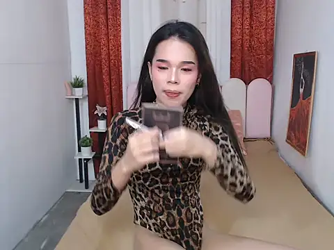 Colette Thompson online show from April 21, 2026, 12:56 pm