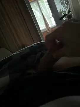 Maxim 16cm online show from April 22, 2026, 4:25 pm