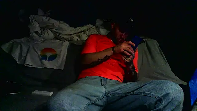 Snapshot of Luv2SuckBWC92 chatting on March 6, 2026, 9:37 am Luv2SuckBWC92 online show from March 6, 2026, 9:37 am