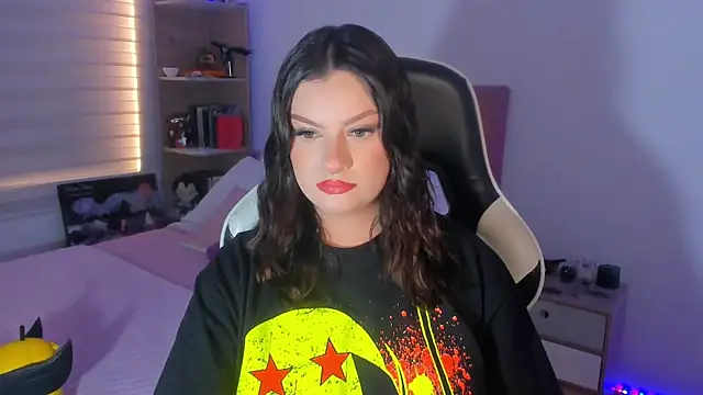 OphelianaRose33 online show from July 15, 2026, 7:32 pm