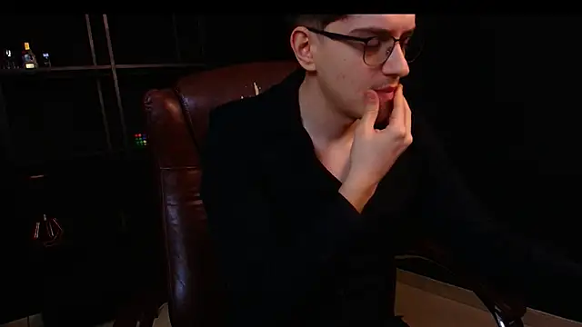 FelixStarkk online show from April 22, 2026, 4:30 am