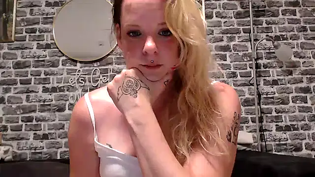 SexyMilf 37 online show from May 26, 2026, 8:18 pm