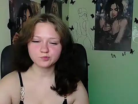 LadyAlice  online show from June 29, 2026, 6:20 am