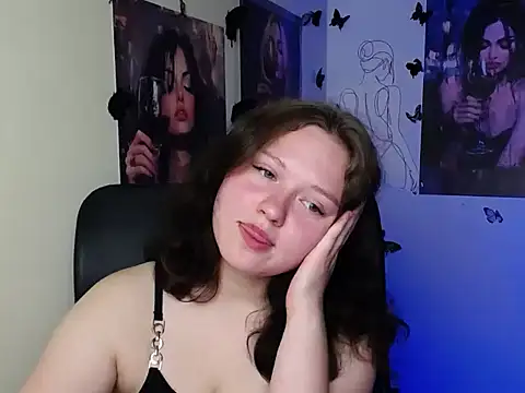 LadyAlice  online show from June 22, 2026, 5:48 am