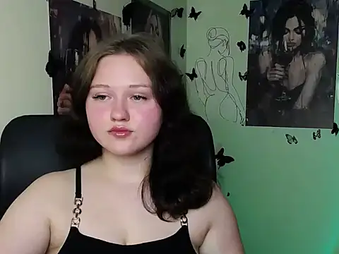 LadyAlice  online show from June 17, 2026, 6:07 pm