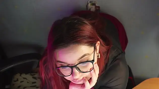 RelykaMeow online show from December 7, 2024, 2:47 am