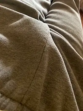 MuzzyFacing online show from April 7, 2026, 11:01 am