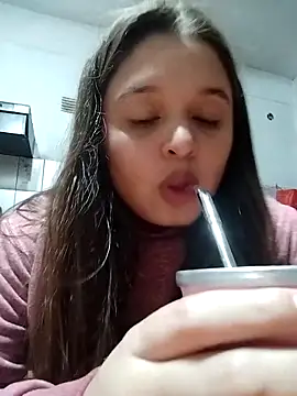 Snapshot of Auroraluna_- chatting on May 2, 2026, 3:34 am Auroraluna - online show from May 2, 2026, 3:34 am