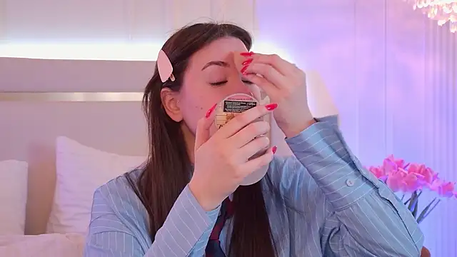 MeganStrain online show from March 10, 2026, 3:43 am