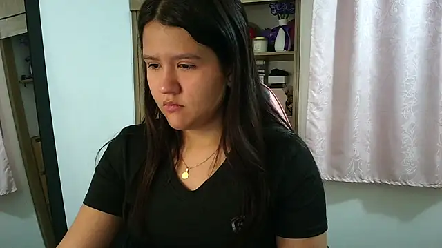 Oliviawatson1 online show from June 11, 2026, 12:02 pm