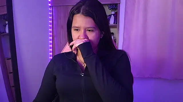 Oliviawatson1 online show from June 5, 2026, 12:55 pm