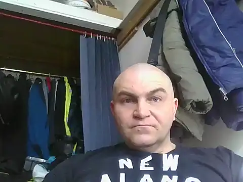 Snapshot of habartek85 chatting on March 6, 2026, 12:11 pm habartek85 online show from March 6, 2026, 12:11 pm