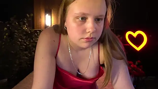 CrystallPaws online show from June 19, 2026, 5:35 am