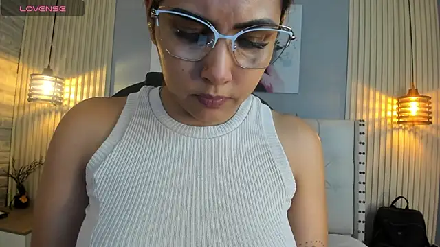 scarletbaker  online show from April 21, 2026, 10:16 pm