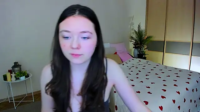 AlluringLookk online show from June 28, 2026, 4:52 am