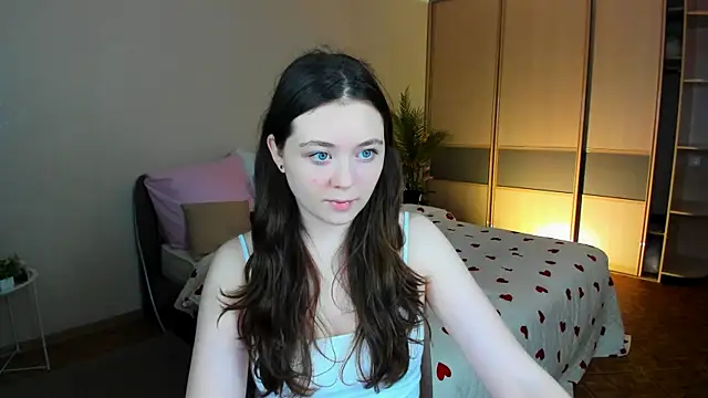 AlluringLookk online show from June 24, 2026, 4:16 pm