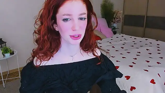 Snapshot of ChristinaConteeree chatting on May 9, 2026, 11:35 am ChristinaConteeree online show from May 9, 2026, 11:35 am