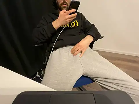 Frankieyyy1 online show from April 29, 2026, 7:09 pm