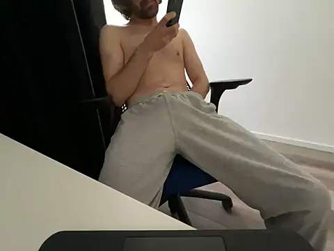 Frankieyyy1 online show from May 6, 2026, 6:56 pm