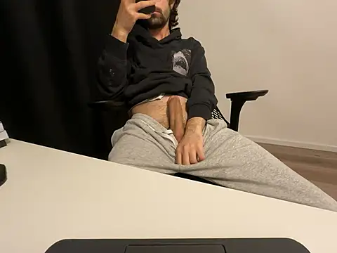 Frankieyyy1 online show from May 15, 2026, 12:52 am