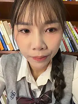 Snapshot of Adora188 chatting on March 19, 2026, 7:08 am Adora188 online show from March 19, 2026, 7:08 am