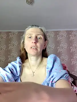 CandiCole online show from June 6, 2026, 3:34 am