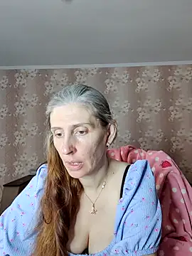 CandiCole online show from June 27, 2026, 5:57 am